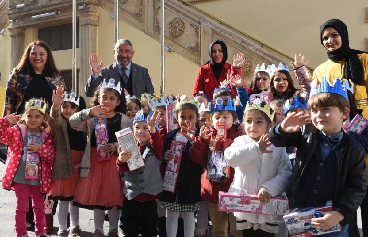 Miniklerden Başkan Aşgın&rsquo;a ziyaret