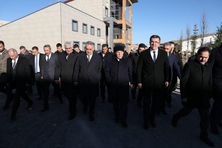 AK Parti Genel Başkan Yardımcısı Yazıcı’dan Büyükşehir’e tam not G2