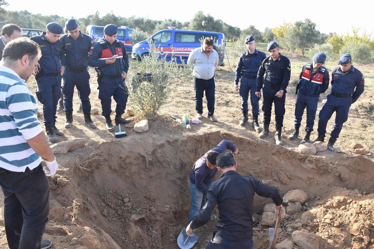 Zeytinlikte 2 bin 500 yıllık tarihi eser bulundu