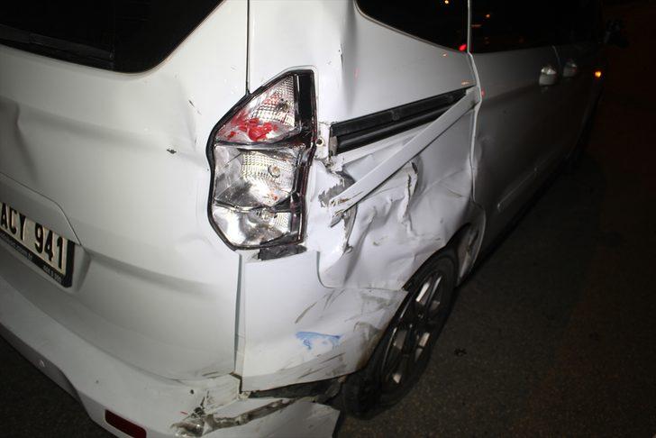 Adana'da otomobil ile motosiklet çapıştı: 2 yaralı G1