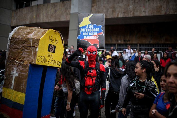 Ülke kaynıyor! Binlerce kişi grevde, çok sayıda polis yaralı G5