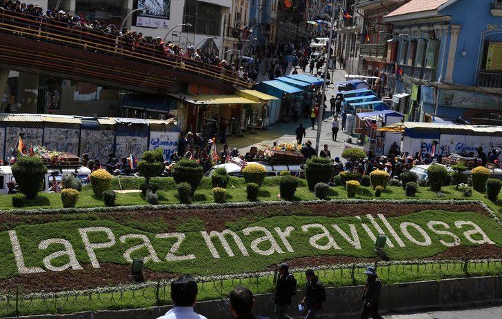 Bolivya'da cenazeleriyle yürümek isteyen protestoculara polis müdahalesi G2