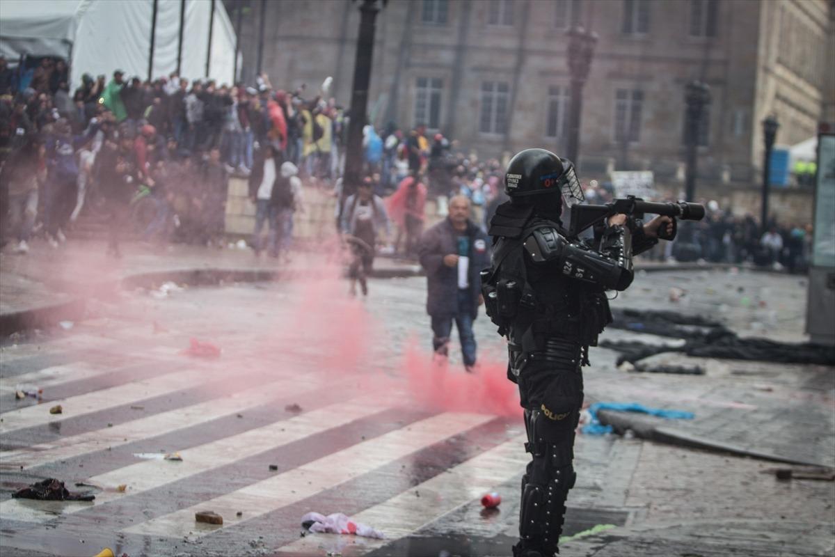 Kolombiya'da genel grev! Sokaklar karıştı