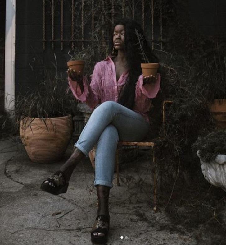 İki haftada bir deri değiştiriyor! Jeyza Gary dünyaya ilham oldu  G2