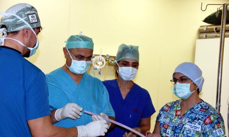 Sıcak çay içmek yemek borusu kanserine yol açıyor G2