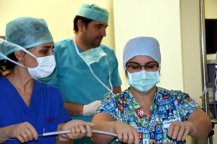 Sıcak çay içmek yemek borusu kanserine yol açıyor G4