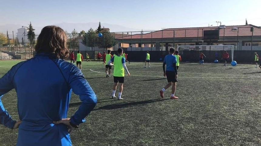 Yeşilyurt Belediyespor &ccedil;ıkışa ge&ccedil;mek istiyor