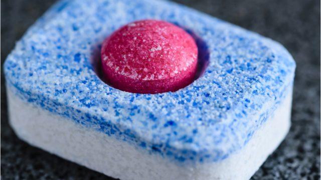 Artık sadece bulaşıkları yıkamak için kullanmayacaksınız! Bulaşık makinesi tableti en iyi arkadaşınız olacak