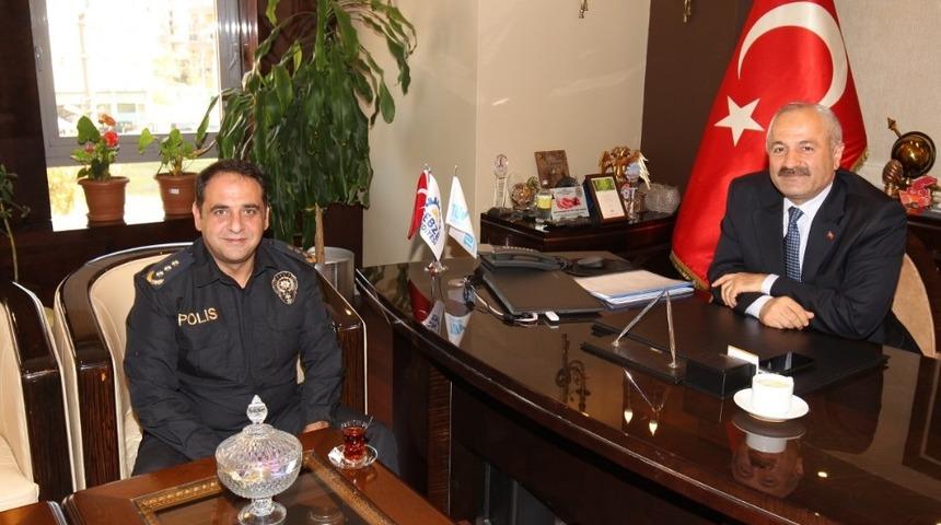 İl&ccedil;e Emniyet M&uuml;d&uuml;r&uuml; Bilgili Başkan B&uuml;y&uuml;kg&ouml;z&rsquo;&uuml; ziyaret etti