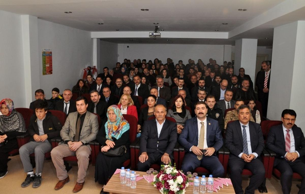 Şehit &ouml;ğretmen Necmettin Yılmaz &ouml;ğretmenler g&uuml;n&uuml;nde anıldı