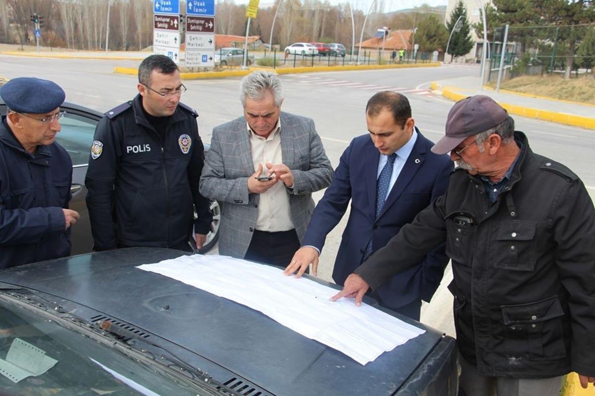 Dumlupınar&rsquo;da 3 kilometrelik yolda aydınlatma &ccedil;alışmaları