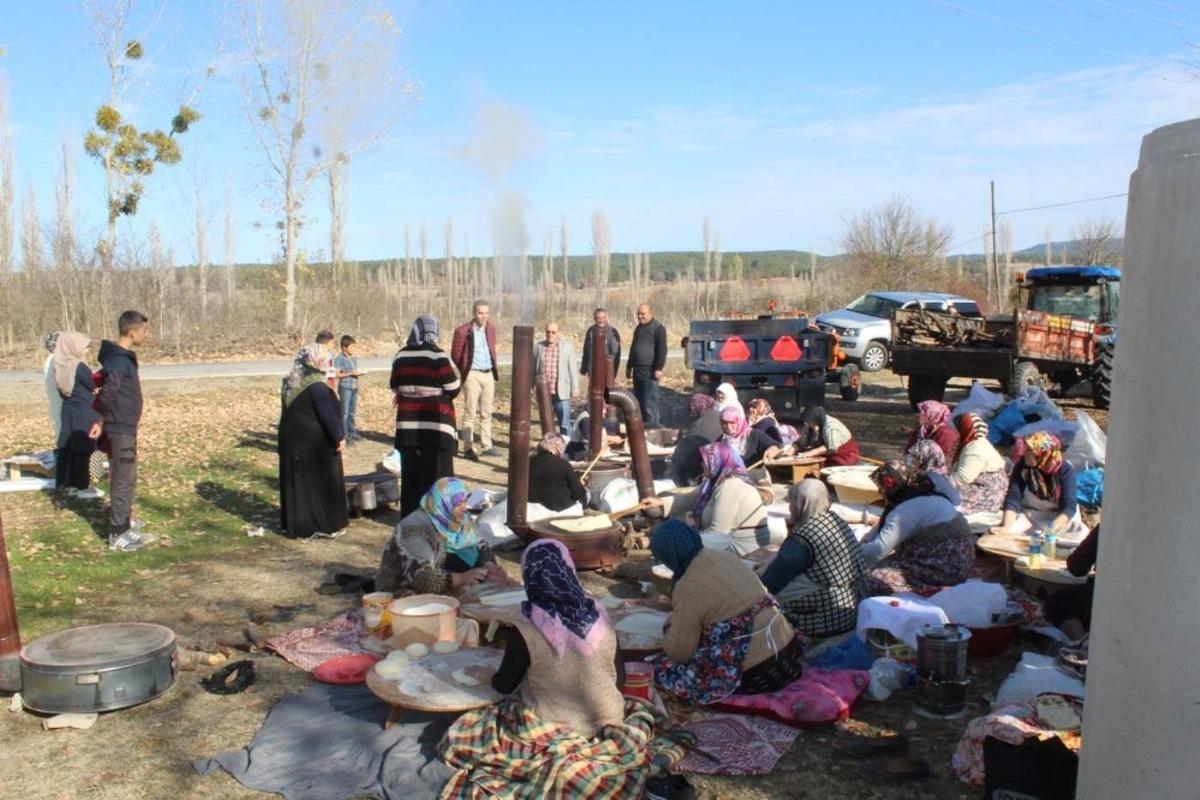 Emet&rsquo;in Sarıayak k&ouml;y&uuml;nde g&ouml;zleme hayrı ve yağmur duası