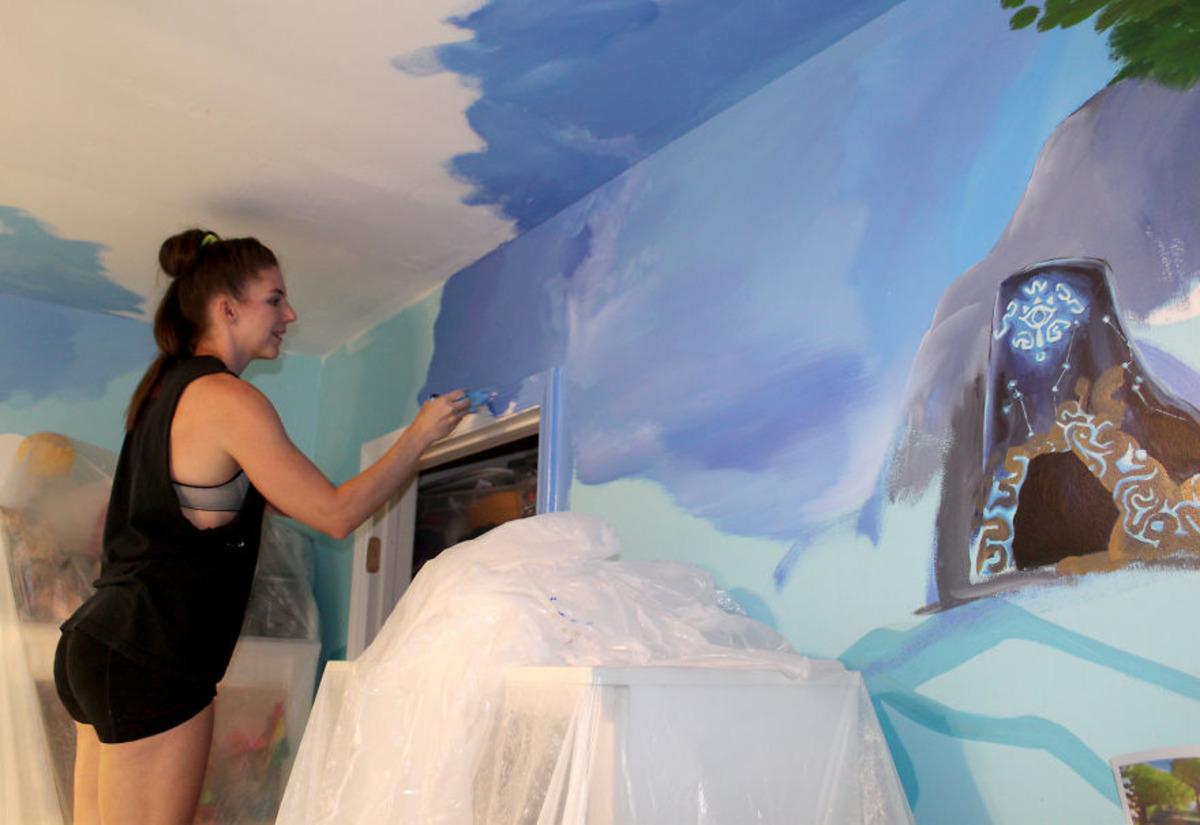 Kardeşlerinin odasını fantastik bir d&uuml;nyaya &ccedil;evirdi!