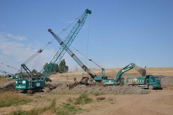 DSİ iş makinaları arı gibi çalışıyor G3