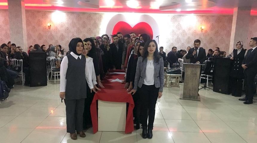 Pasinler’de mesleğe yeni başlayan öğretmenler yeminlerini ettiler