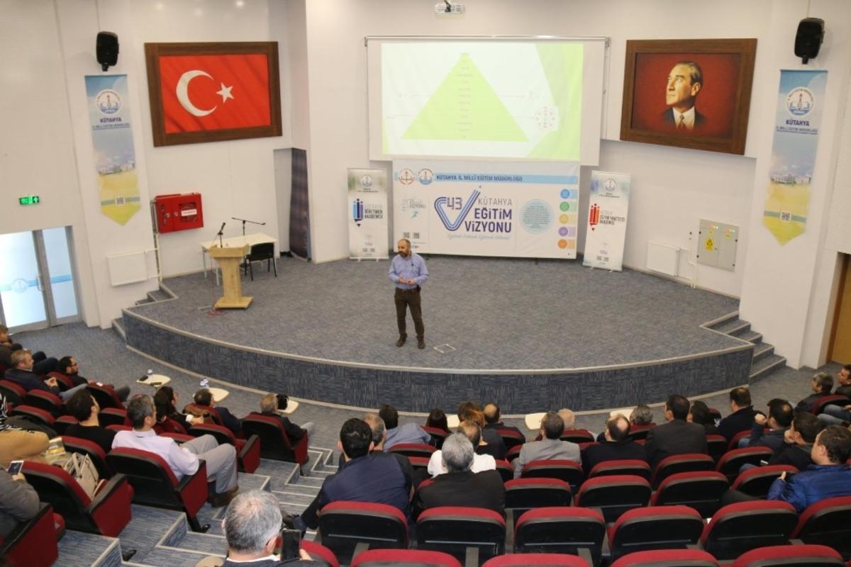K&uuml;tahya&rsquo;da idarecilere &lsquo;Veri Madenciliği&rsquo; eğitimi