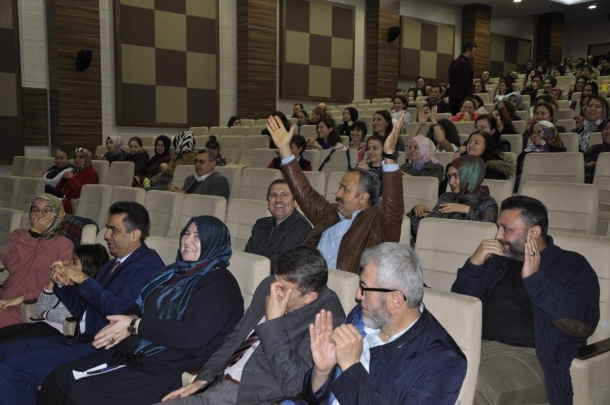 Safranbolu&rsquo;da "Eğitimde Yenilik&ccedil;i Yaklaşımlar" konferansı