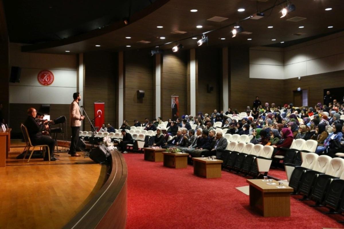 NEV&Uuml; İlahiyat Fak&uuml;ltesi &ldquo;Hz. Peygamber ve Aile&rdquo; konulu panel d&uuml;zenledi