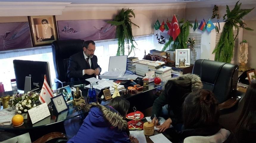 Karslı işadamından &ldquo;Sende Bir &Ouml;ğrenciye Kardeş Ol&rdquo; kampanyası