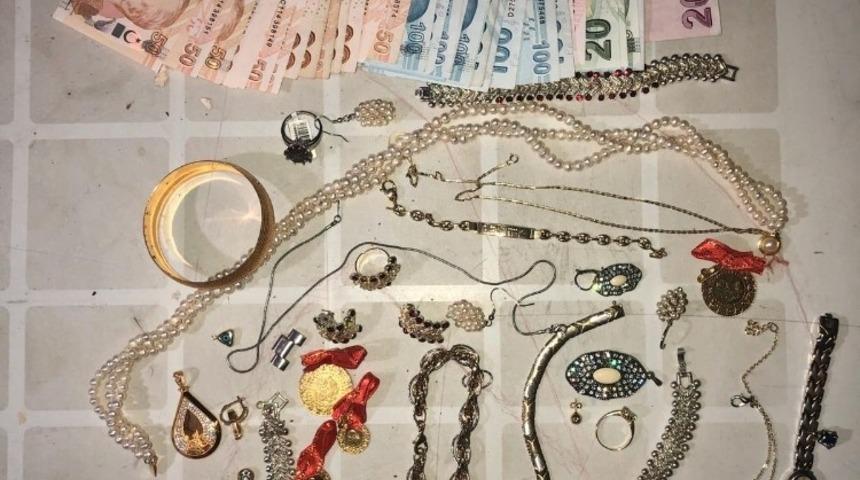 Malatya&rsquo;da telefon dolandırıcılarının son kurbanı anne-kız