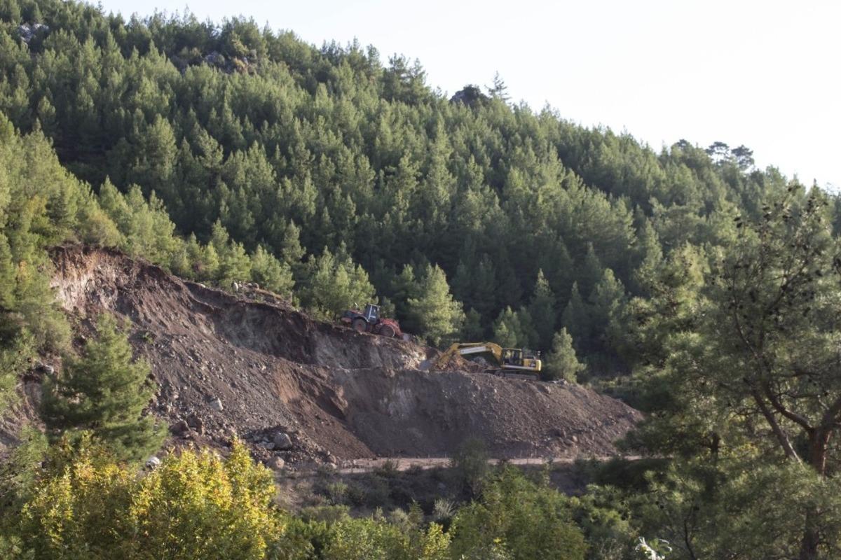 B&uuml;y&uuml;kşehirden Serik&rsquo;in  600 metre rakımlı mahallesine asfalt