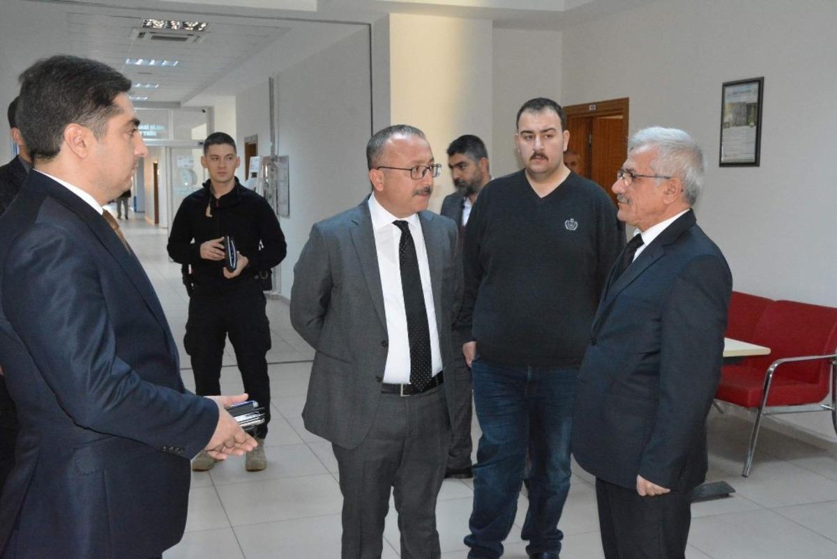 Vali Atik, kamu kurumlarını denetledi