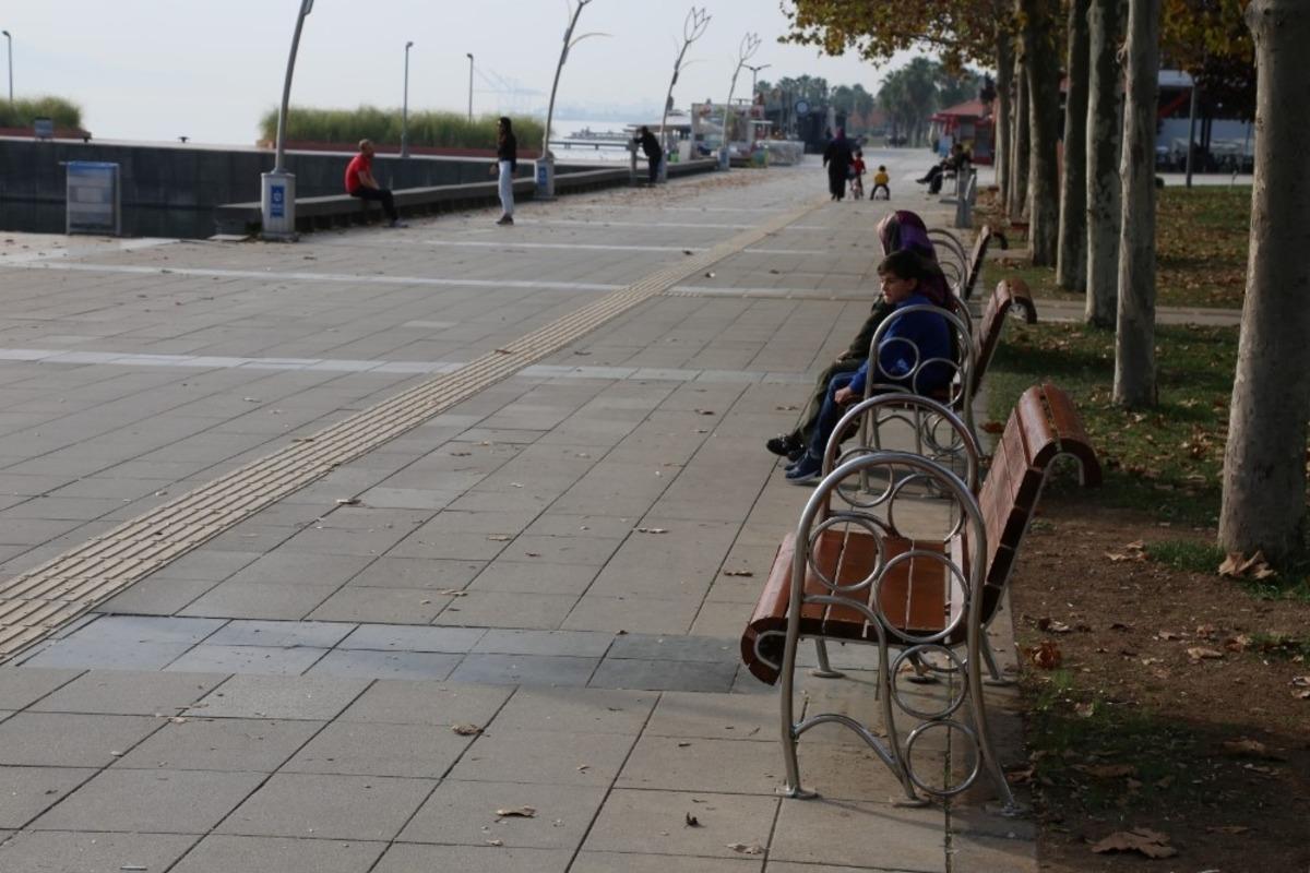 Sekapark&rsquo;a kol&ccedil;aklı oturma bankları kuruldu