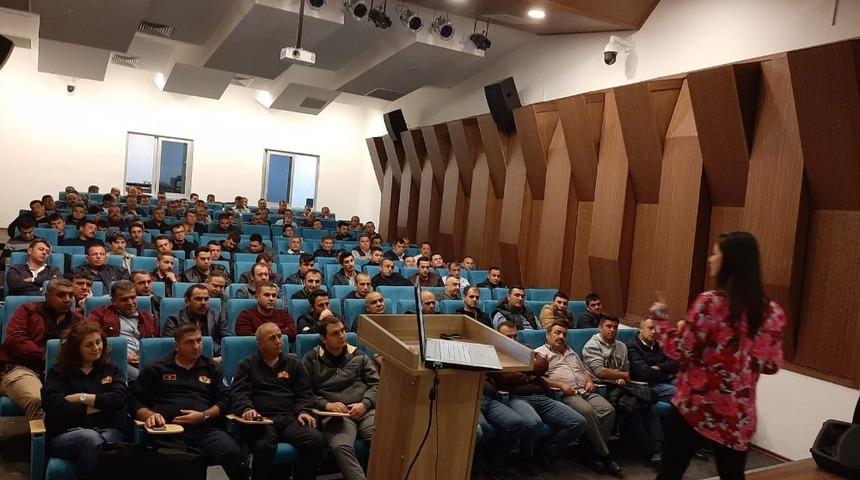 İtfaiye personeli travmalara karşı eğitim alıyor