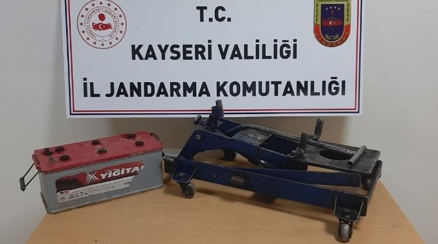 Mazot ve motoru &ccedil;alan hırsızlar tutuklandı