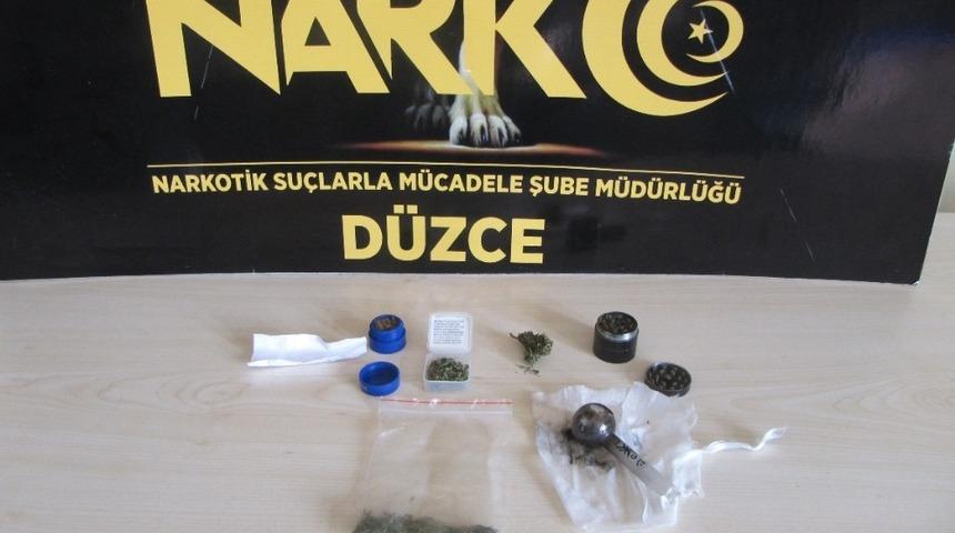 Polisin operasyonunda esrar ve metamfetamin ele ge&ccedil;irildi