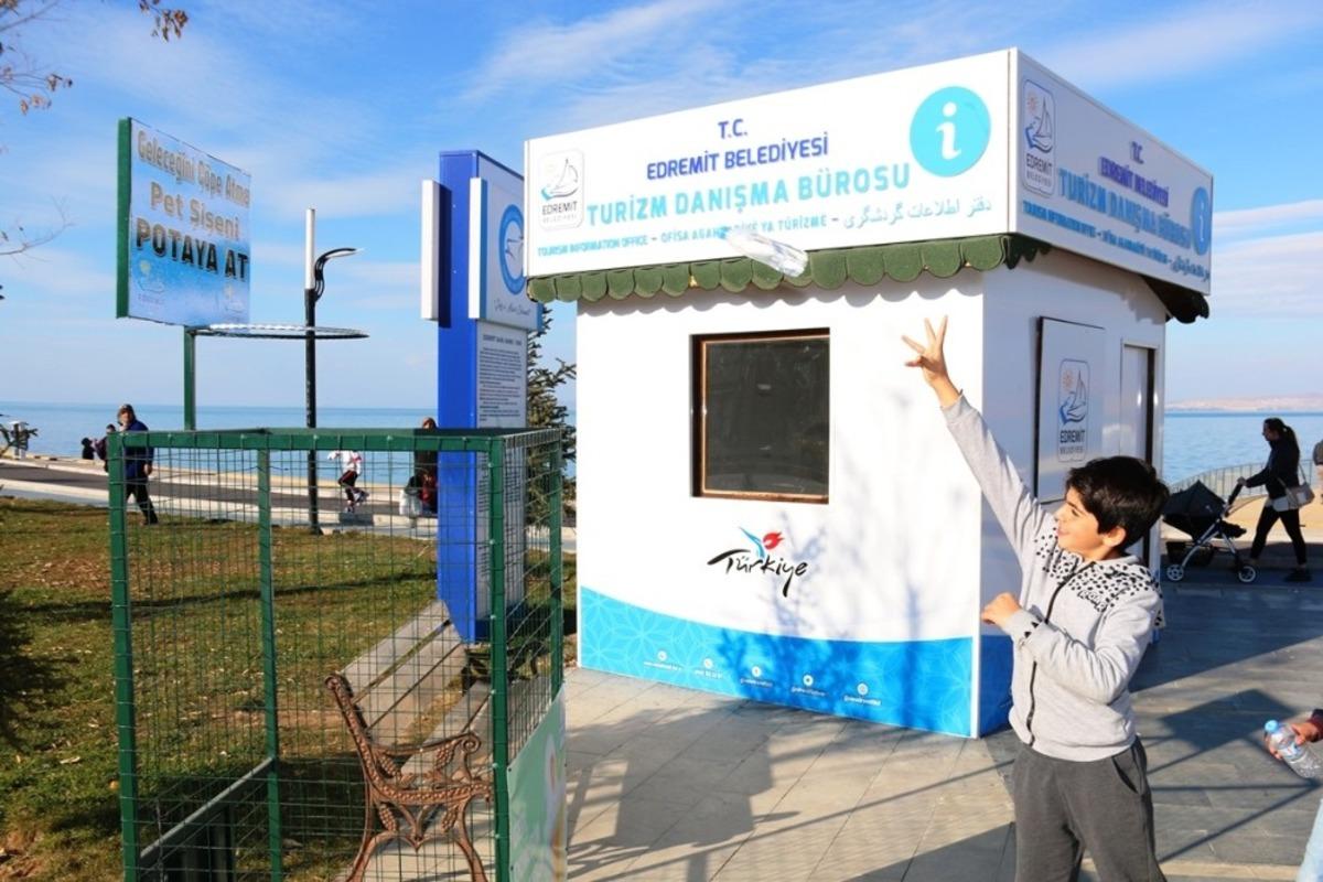 Edremit&rsquo;te &lsquo;Geleceğini &Ccedil;&ouml;pe Atma, Pet Şişeni Potaya At&rsquo; &ccedil;alışması