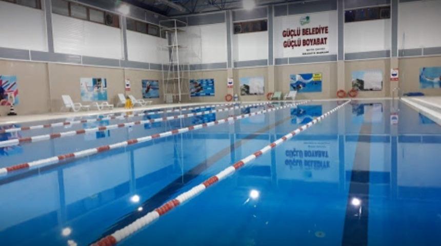 Başkan &Ccedil;akıcı&rsquo;dan &ouml;ğretmenlere havuz jesti