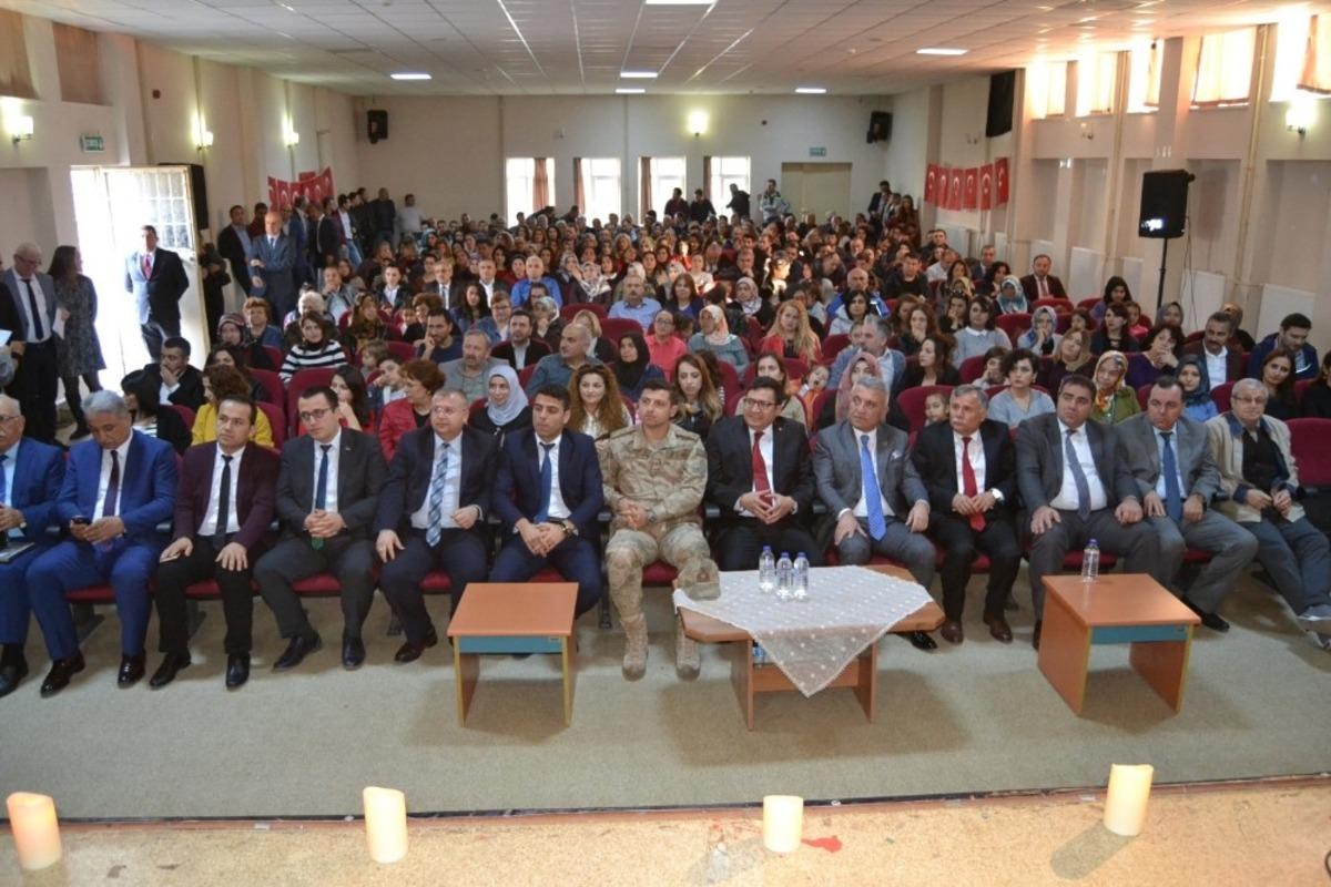 Ala&ccedil;amda &Ouml;ğretmenler G&uuml;n&uuml; kutlandı