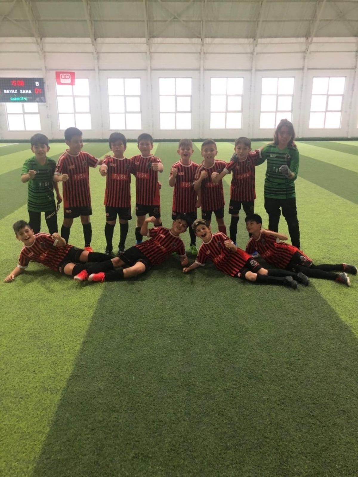 U-11&rsquo;in zirvesinde FYSK var