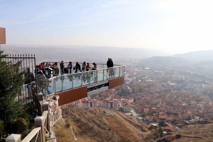 Yerden 100 metre yükseklikteki cam terasta Başöğretmeni resmettiler G5