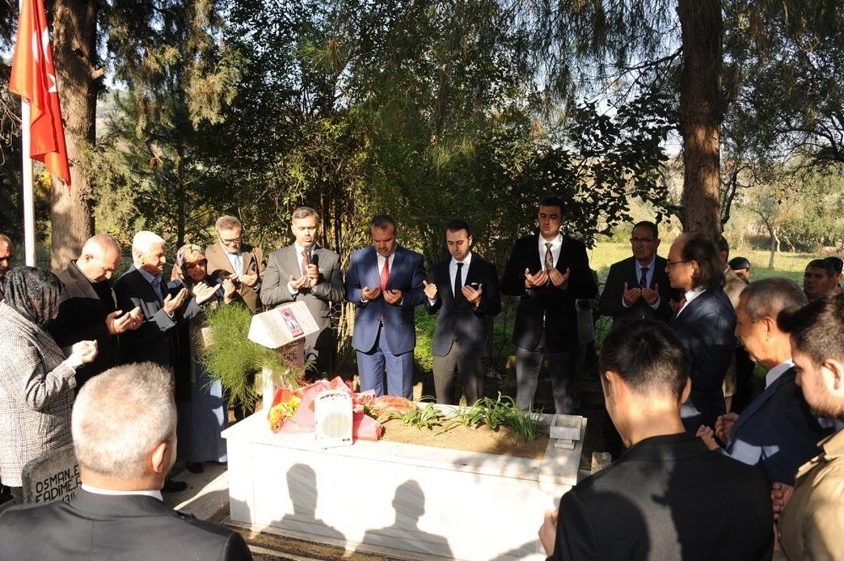 &Ouml;ğretmen adaylarından Aydın&rsquo;ın ilk şehit &ouml;ğretmenine ziyaret