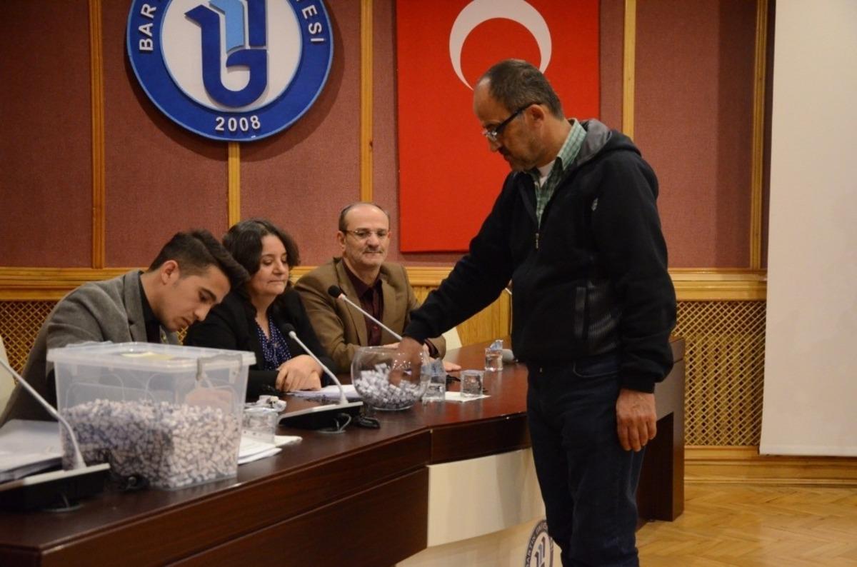Bartın &Uuml;niversitesinde &ccedil;alışacak 24 s&uuml;rekli iş&ccedil;i i&ccedil;in kuralar &ccedil;ekildi