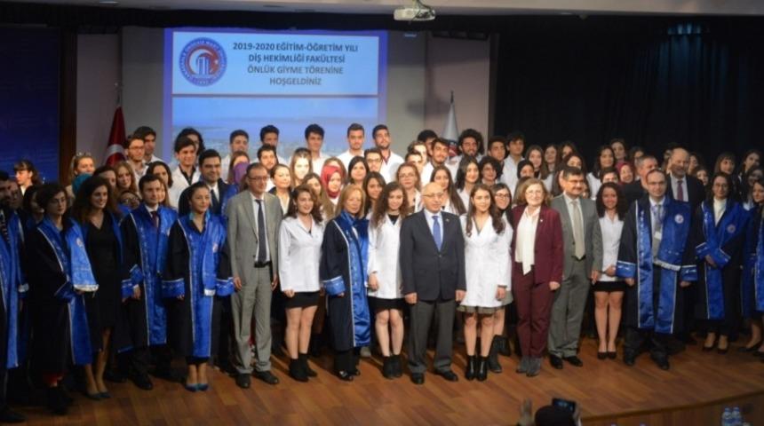 ÇOMÜ’de ’Diş Hekimliği Fakültesi Önlük Giyme Töreni’ gerçekleştirildi