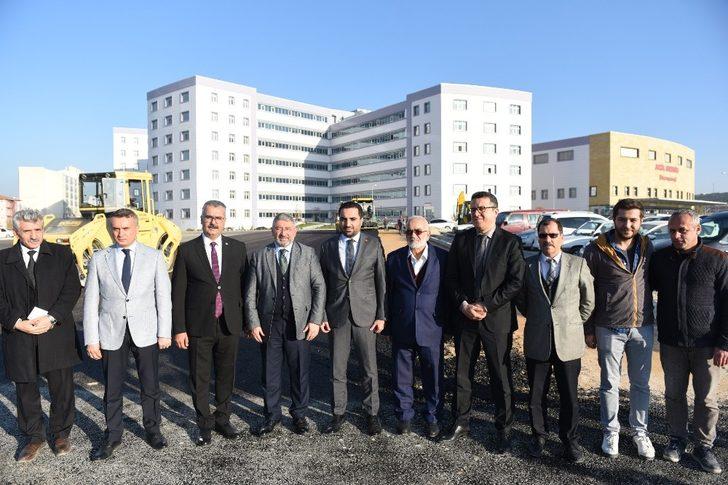 Belediye’den hastane bahçesi’ne asfalt G2