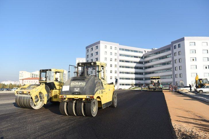 Belediye’den hastane bahçesi’ne asfalt G5