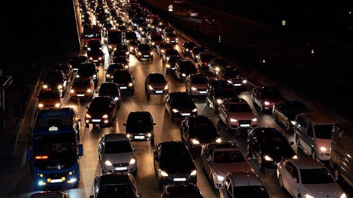 İstanbul'da trafik kilit! Durma noktasına geldi