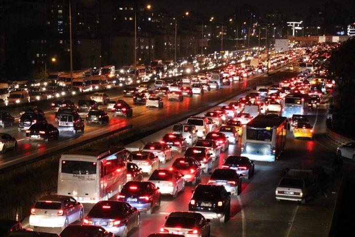 İstanbul'da trafik kilit! Durma noktasına geldi G2