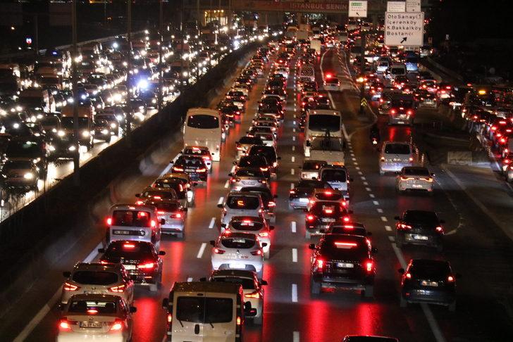 İstanbul'da trafik kilit! Durma noktasına geldi G4