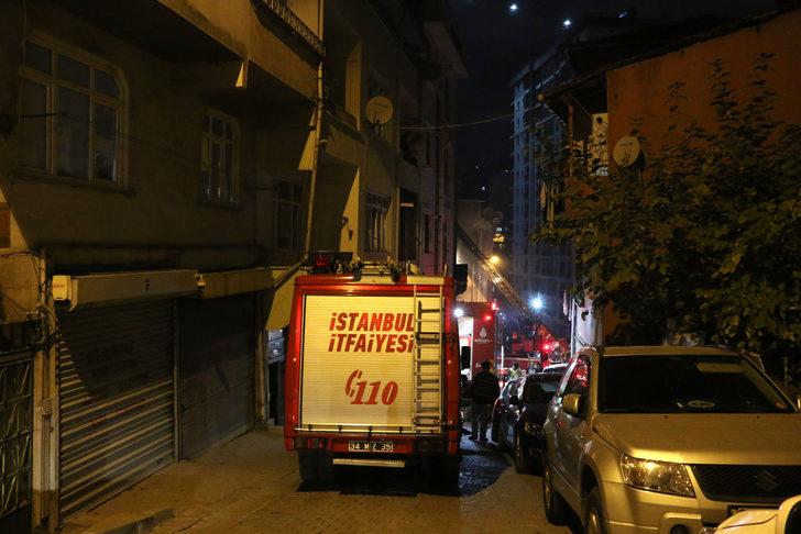 Kağıthane'de 4 katlı binada yangın G2
