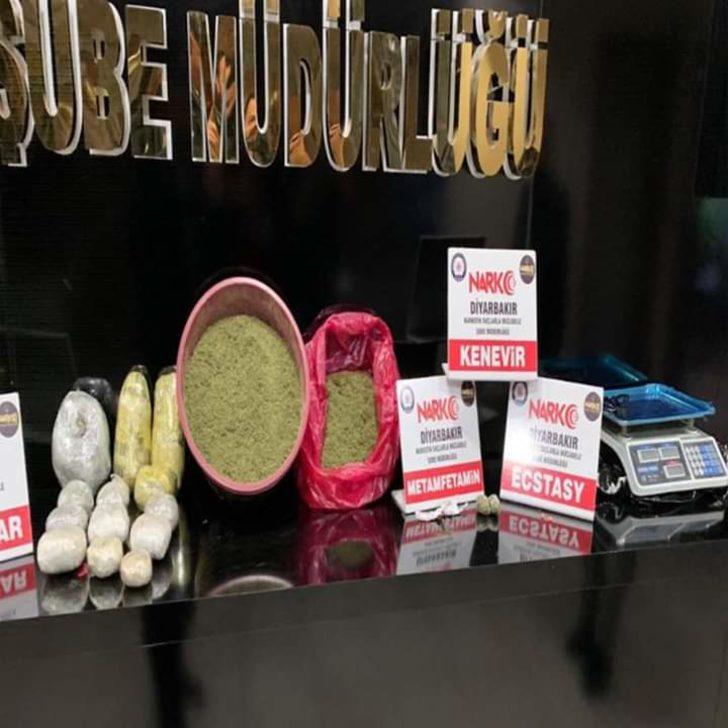 EGM: 33 ilde, 27 kilo uyuşturucu madde ele geçirildi G3