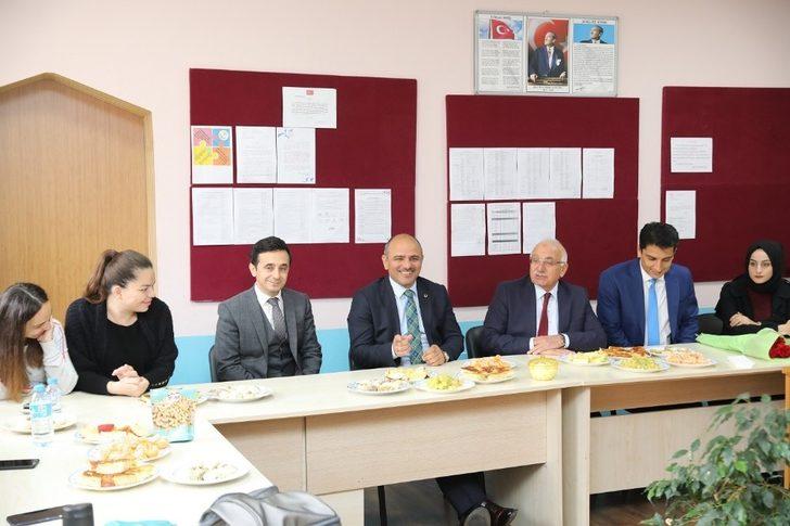 Başkan Söğüt mezun olduğu okulu ziyaret etti G2