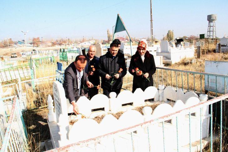 Ağrı’da öğretmen Mehmet Salih Akdoğan mezarı başında anıldı G4