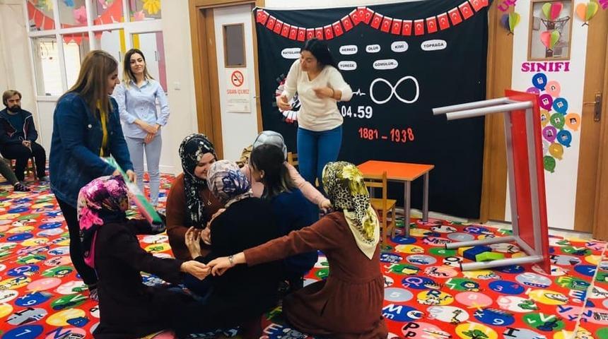 Uludere’de ara tatil programında öğrencilere drama eğitimi