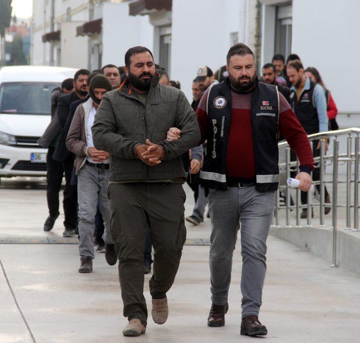 Ana, kız, baba, oğul... "Akbaba" operasyonuyla hepsi gözaltına alındı G2