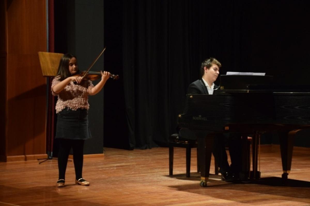 Konservatuvar &ouml;ğrencilerinden keman konseri